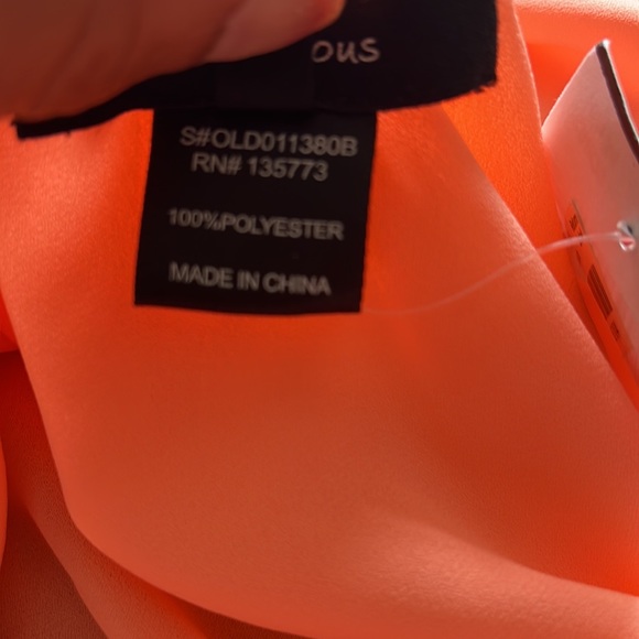 Florence Fuchsia Ruffle Midi Dress casual and loose sizeXS with tag on it. - Picture 4 of 6